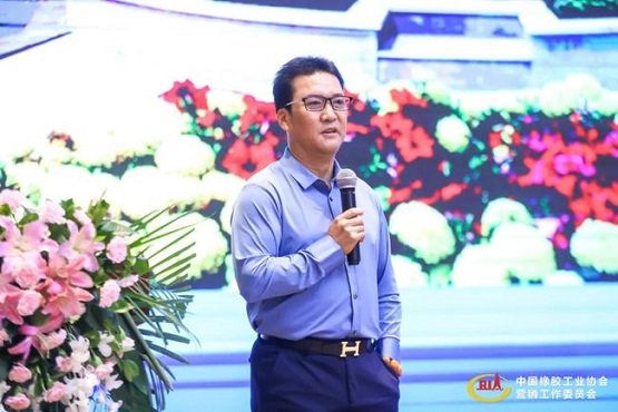 陜西賽輪輪胎銷售有限公司執行董事、陜西富進輪胎橡膠(集團)有限公司董事長孫一平 陜西賽輪輪胎銷售有限公司執行董事、陜西富進輪胎橡膠(集團)有限公司董事長孫一平