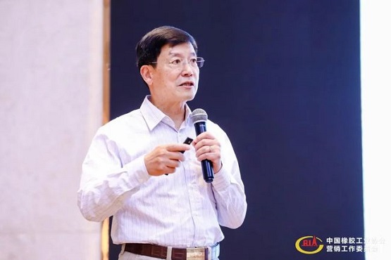 中國汽車工業協會顧問 顧翔華 中國汽車工業協會顧問 顧翔華