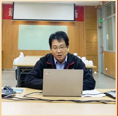 建大集團(tuán)董事長(zhǎng)楊啟仁,建大輪胎昆山廠總經(jīng)理林建良,分別發(fā)表致辭。 建大集團(tuán)董事長(zhǎng)楊啟仁,建大輪胎昆山廠總經(jīng)理林建良,分別發(fā)表致辭。