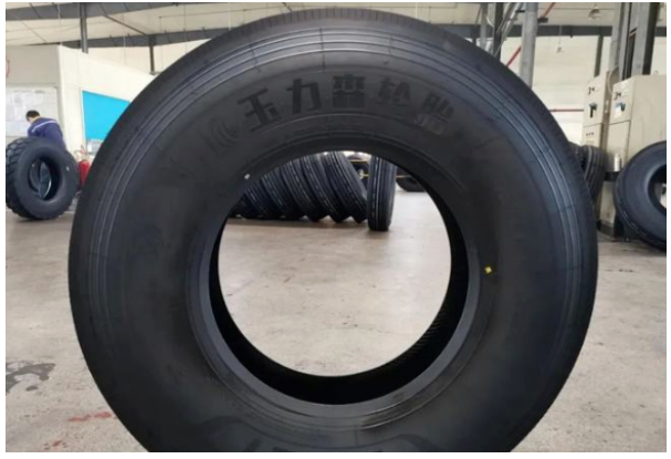500強(qiáng)企業(yè)進(jìn)軍輪胎產(chǎn)業(yè) 第一批定制化輪胎青島下線(xiàn) 500強(qiáng)企業(yè)進(jìn)軍輪胎產(chǎn)業(yè) 第一批定制化輪胎青島下線(xiàn)