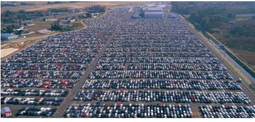 美國二手車年交易量穩定在4000萬至4500萬輛之間,是新車銷量的3倍左右。 美國二手車年交易量穩定在4000萬至4500萬輛之間,是新車銷量的3倍左右。