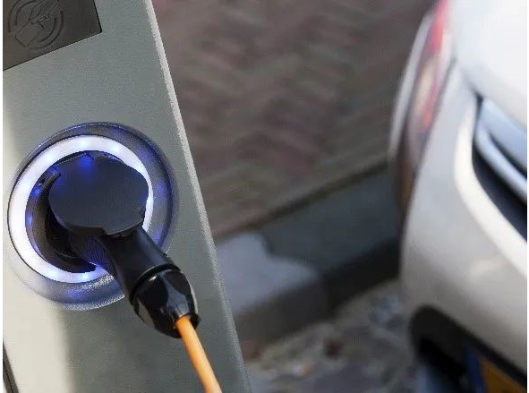 汽車燃料和充電系統中的導電部件(管路、進氣口、充電器)