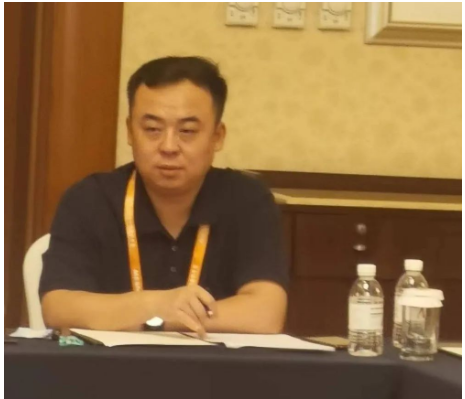 中橡協橡膠助劑專業委員會秘書長王延棟出主持會議，并通報了2022年1~7月橡膠助劑行業經濟運行情況，對下半年工作作了安排。