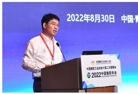 　軟控副總裁劉峰主持了發布會。