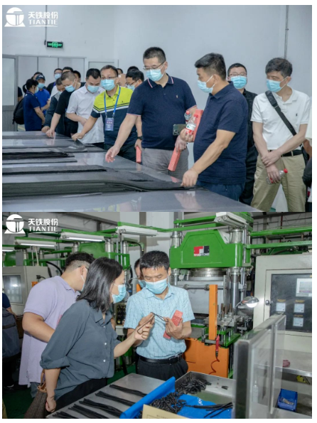 他們?cè)诠ぷ魅藛T的帶領(lǐng)和講解下，參觀了天鐵股份體驗(yàn)中心、智能制造示范車間及試驗(yàn)平臺(tái)，對(duì)打造智能制造車間，探索以互聯(lián)網(wǎng)工廠升級(jí)傳統(tǒng)制造的路徑，有了更全面的認(rèn)識(shí)。