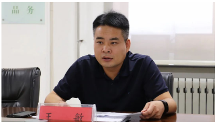 王敏董事長(zhǎng)指出,多年來,耐斯特炭黑公司深入實(shí)施創(chuàng)新驅(qū)動(dòng)發(fā)展戰(zhàn)略,圍繞產(chǎn)業(yè)鏈部署創(chuàng)新鏈,圍繞創(chuàng)新鏈布局產(chǎn)業(yè)鏈,將創(chuàng)新植入發(fā)展的“基因”,打造產(chǎn)業(yè)鏈與創(chuàng)新鏈雙輪驅(qū)動(dòng),創(chuàng)新成果持續(xù)涌現(xiàn),科創(chuàng)平臺(tái)屢次突破,產(chǎn)業(yè)創(chuàng)新能級(jí)顯著增強(qiáng),數(shù)字化和綠色化轉(zhuǎn)型加速推進(jìn),產(chǎn)品應(yīng)用領(lǐng)域不斷拓展,企業(yè)綜合競(jìng)爭(zhēng)力得到持續(xù)鞏固提升。 王敏董事長(zhǎng)指出,多年來,耐斯特炭黑公司深入實(shí)施創(chuàng)新驅(qū)動(dòng)發(fā)展戰(zhàn)略,圍繞產(chǎn)業(yè)鏈部署創(chuàng)新鏈,圍繞創(chuàng)新鏈布局產(chǎn)業(yè)鏈,將創(chuàng)新植入發(fā)展的“基因”,打造產(chǎn)業(yè)鏈與創(chuàng)新鏈雙輪驅(qū)動(dòng),創(chuàng)新成果持續(xù)涌現(xiàn),科創(chuàng)平臺(tái)屢次突破,產(chǎn)業(yè)創(chuàng)新能級(jí)顯著增強(qiáng),數(shù)字化和綠色化轉(zhuǎn)型加速推進(jìn),產(chǎn)品應(yīng)用領(lǐng)域不斷拓展,企業(yè)綜合競(jìng)爭(zhēng)力得到持續(xù)鞏固提升。