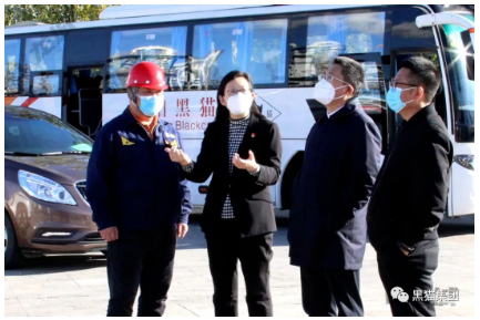 琚慧敏強調,企業要在思想上始終繃緊安全生產這根弦,嚴格落實疫情防控和安全生產主體責任。要將疫情防控各項政策落實到位,肩負起安全生產第一責任人責任,不斷完善應急預案,提高應急處置能力,及時妥善應對各類突發事件和異常情況。 琚慧敏強調,企業要在思想上始終繃緊安全生產這根弦,嚴格落實疫情防控和安全生產主體責任。要將疫情防控各項政策落實到位,肩負起安全生產第一責任人責任,不斷完善應急預案,提高應急處置能力,及時妥善應對各類突發事件和異常情況。