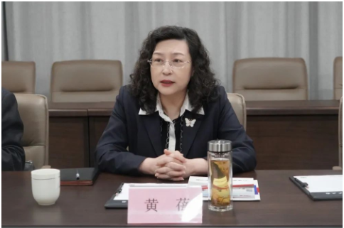 濟南產業發展投資集團黨委書記、 董事長黃蓓表示對華凌有了更深入的了解，并對華凌的發展表示了認可，期待雙方未來的合作。