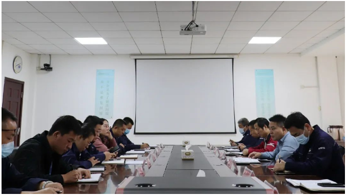 耐斯特炭黑公司將在加壓奮進中破解發展面臨的各種難題，在擔當實干中化解來自各方面的風險挑戰和巨大壓力，在高質量發展的道路上再來一場比學趕超，勇擔使命、踔厲奮發、篤行不怠、團結奮斗，全力譜寫公司跨越發展的新篇章，為集團公司實現高質量穩健發展做出積極貢獻!