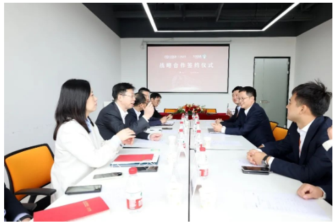 輪胎董事長出席，達成戰略合作！