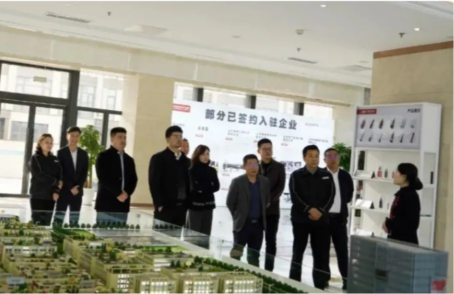 中交集團軌道事業部領導一行蒞臨華凌電纜參觀調研