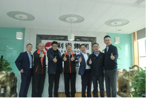2022年，在新冠疫情的反撲下，廠商、經銷商及零售店都面臨前所未有的挑戰。