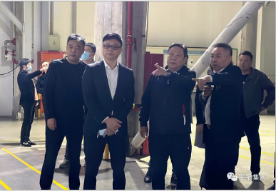 倪晟向王耀一行介紹了和澤醫藥發展歷程和運營模式,并表示和澤醫藥會充分發揮自身優勢,全力助力黑貓集團醫藥化工板塊做大做強。隨后,王耀向倪晟介紹黑貓集團目前醫藥化工板塊的發展情況及今后的發展方向。 倪晟向王耀一行介紹了和澤醫藥發展歷程和運營模式,并表示和澤醫藥會充分發揮自身優勢,全力助力黑貓集團醫藥化工板塊做大做強。隨后,王耀向倪晟介紹黑貓集團目前醫藥化工板塊的發展情況及今后的發展方向。