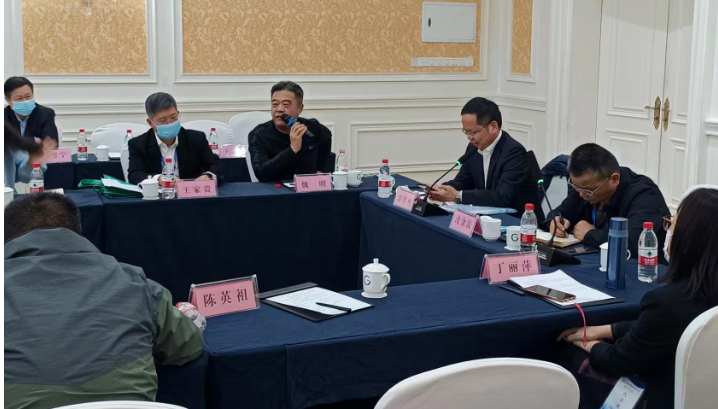 中昊黑元化工研究設(shè)計(jì)院有限公司院長(zhǎng)王家貴、山東聯(lián)科新材料有限公司執(zhí)行董事陳有根，分階段主持了此次會(huì)議。