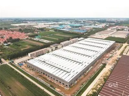 東橡輸送帶項目一期廠房主體竣工。