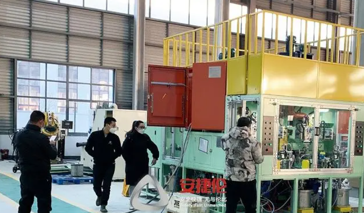 知名汽車(chē)減振橡膠制品企業(yè)亞新科，到訪安捷倫驗(yàn)收內(nèi)孔自動(dòng)涂膠機(jī)
