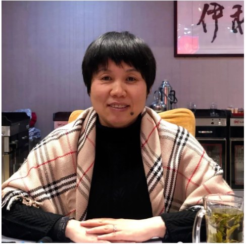 冉平會長對2022年做了工作總結，她說道，這一年，這三年，變局無限加速，甘肅省輪胎業迎來了一個又一個的困難，輪胎漲價，市場萎縮，貨款拖欠，大疫后的秩序重建，2023年，相信甘肅省輪胎業會迎來一個全新的曙光。