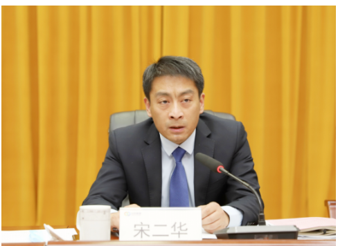 橡膠公司董事長、總經理宋二華在會上指出，2022年，大事、難事、棘手事接踵而至，工作節奏快、頭緒多，公司總體工作穩中有進、趨勢向好。