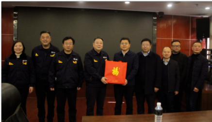 王耀對倪衛春一行的到來表示熱烈歡迎,他表示,黑貓集團將繼續全力以赴鼓足干勁、振奮精神,推動各項目標任務圓滿完成。 王耀對倪衛春一行的到來表示熱烈歡迎,他表示,黑貓集團將繼續全力以赴鼓足干勁、振奮精神,推動各項目標任務圓滿完成。