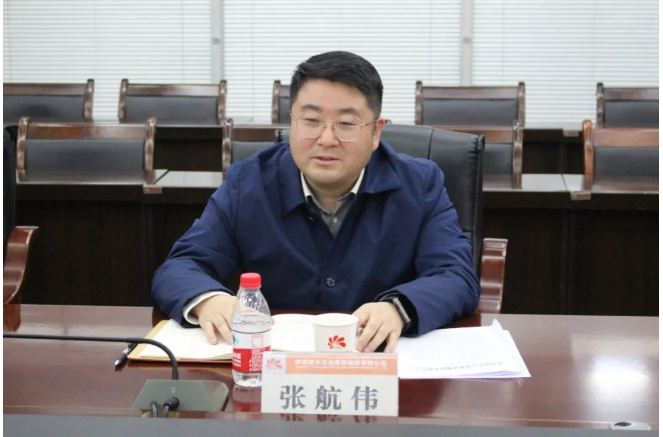 孫敬虎詳細了解了公司2022年的進出口情況,全面講解了商務廳關于外貿促開放、穩增長的各項優惠政策,聽取了公司2023年穩增長目標及舉措。 孫敬虎詳細了解了公司2022年的進出口情況,全面講解了商務廳關于外貿促開放、穩增長的各項優惠政策,聽取了公司2023年穩增長目標及舉措。