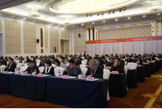 另一方面，隨著環保理念的日益普及，輪胎行業也在積極探索綠色發展道路?？肆痔柕沫h保發展理念和智慧工廠建設，是行業向綠色循環利用發展的一個縮影。環保意識的提高，也將推動輪胎行業向更加環保、可持續的方向轉型。