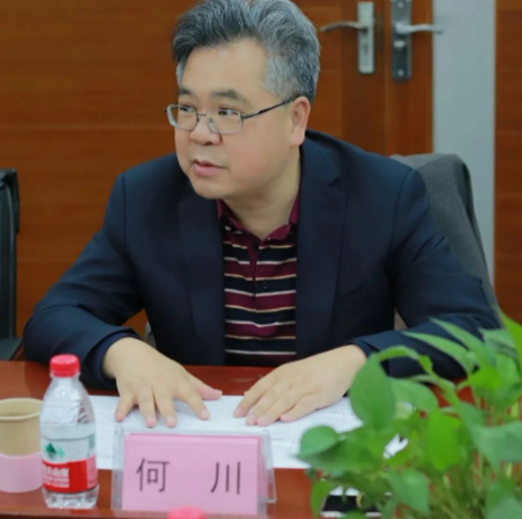 西南交通大學(xué)副校長(zhǎng)何川表示，時(shí)代新材料有限公司作為行業(yè)領(lǐng)軍企業(yè)，擁有強(qiáng)大的產(chǎn)業(yè)落地能力，致力于研究高分子復(fù)合改性材料和減振降噪技術(shù)的工程化推廣應(yīng)用。通過(guò)本次校企合作，希望將科研成果與產(chǎn)業(yè)結(jié)合起來(lái)，為中國(guó)軌道交通事業(yè)的發(fā)展做出更多貢獻(xiàn)。