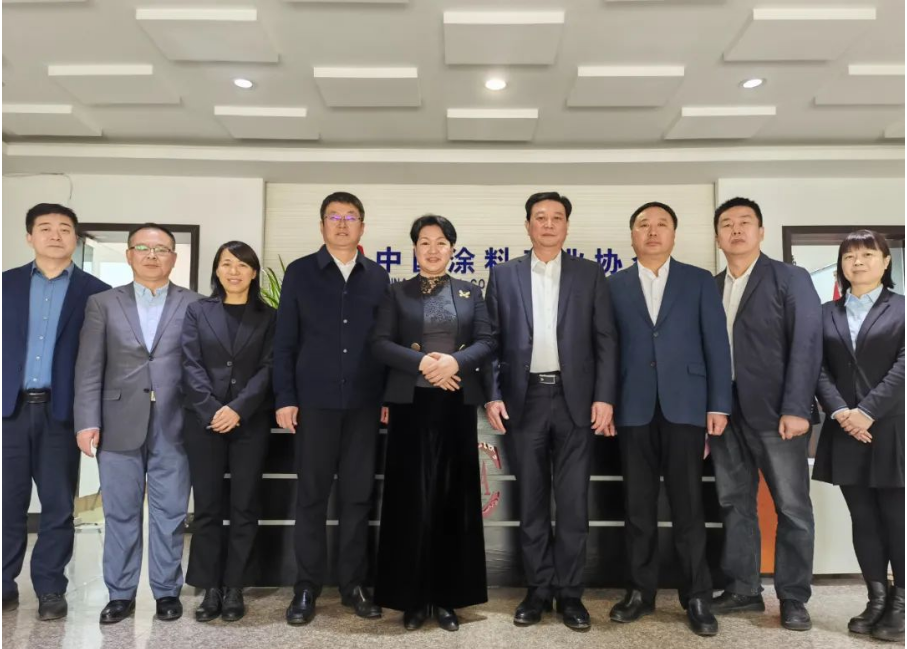 雙方的對接交流座談會，不僅加深了中國涂料工業(yè)協(xié)會與濮陽市的友誼，同時也為雙方在未來的合作共建事宜中打下了堅實的基礎。