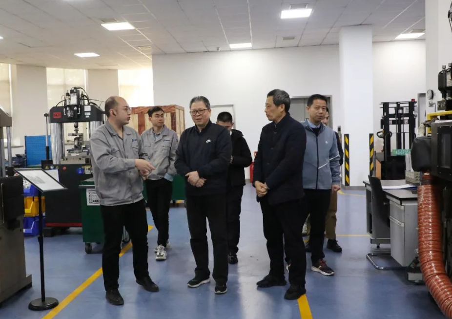 寧波市科協原主席陳文輝、副主席施英等一行日前到訪建新趙氏科技有限公司進行指導。