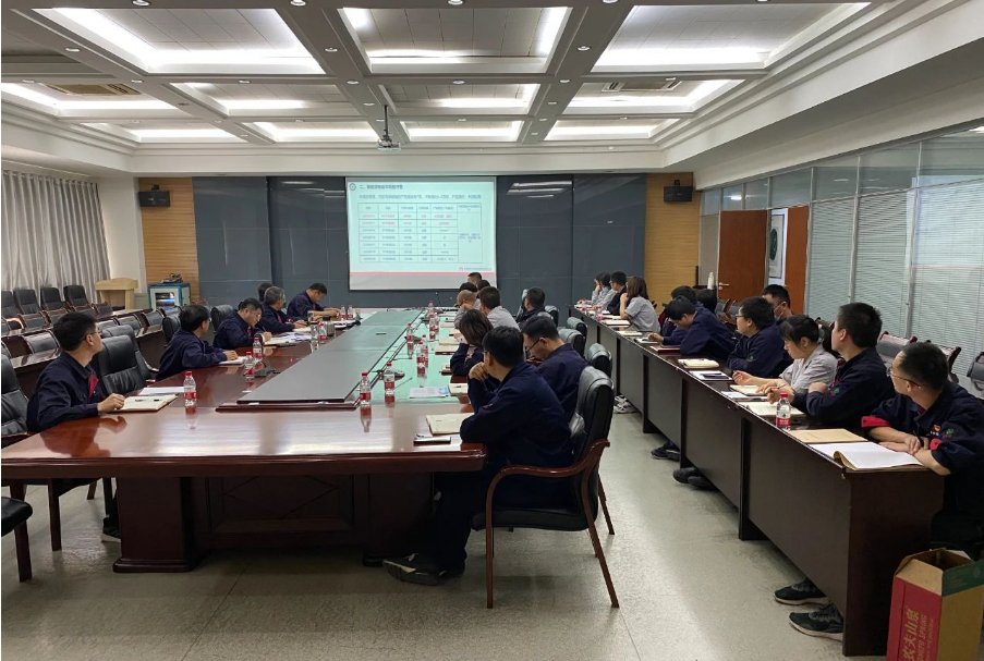 陜西延長石油西北橡膠有限公司成立科技委員會。該委員會將負責重大科技事項的調(diào)研、立項、評審、論證、獎懲和決定等事項。4月11日，該公司召開了第一次科委會會議，全體科委會成員參加會議。