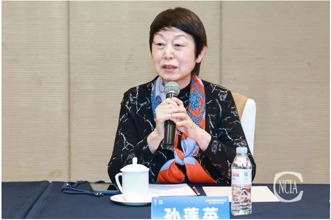 中國(guó)涂料工業(yè)協(xié)會(huì)名譽(yù)會(huì)長(zhǎng)孫蓮英指出，協(xié)會(huì)將一如既往，進(jìn)一步加強(qiáng)地方政府與企業(yè)間的聯(lián)系與溝通，為促進(jìn)涂料產(chǎn)業(yè)綠色可持續(xù)發(fā)展發(fā)揮重要作用。在過(guò)去13年中，協(xié)會(huì)通過(guò)搭建交流平臺(tái)，深入開(kāi)展合作，實(shí)現(xiàn)政府、企業(yè)的互利共贏，凝聚力不斷提升。