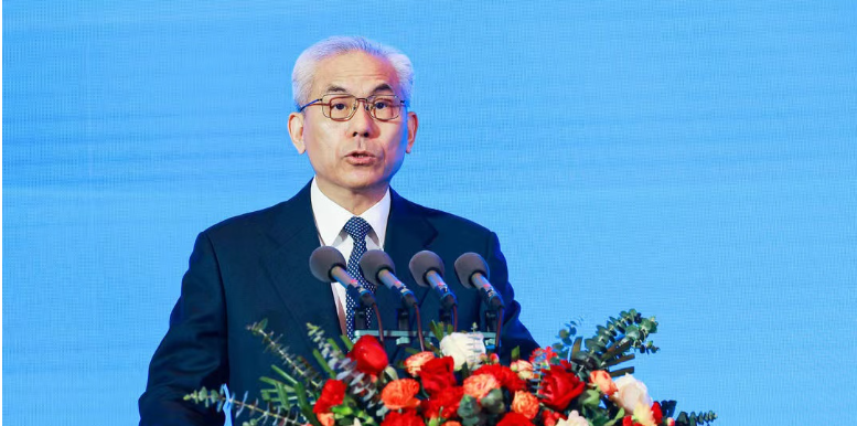 最后，中國涂料工業協會會長劉普軍希望以此次大會為新的契機，凝聚全行業力量，形成共識，攜手共進，加快實施全行業創新驅動發展戰略，推動中國式現代化在涂料行業全面發展，為中華民族的偉大復興，共同譜寫新時代中國涂料行業更加燦爛輝煌美好的明天。