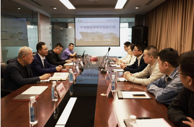 葛總在會晤中表示，中策橡膠集團是長安汽車的長期戰略合作伙伴，也是民族品牌陣營中的好伙伴、好戰友，2022年我們取得了輪胎企業全球排名第八，中國排名第一的優異成績，這樣的成績取得離不開像長安汽車這樣的戰略伙伴的支持與信任。