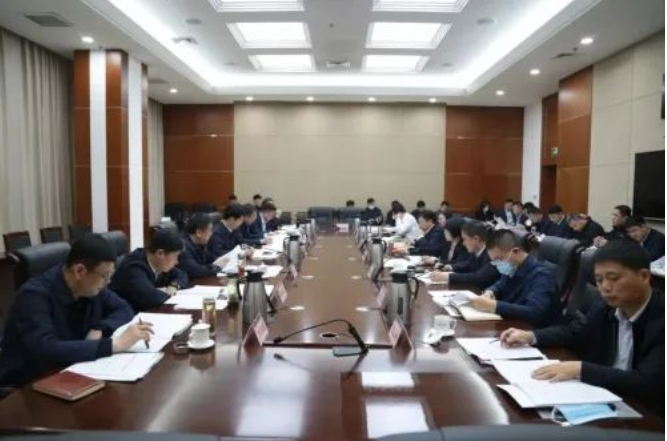 4月21日，廣饒縣十三屆縣委第43次常委會會議召開。會議聽取了第十三屆中國(廣饒)國際橡膠輪胎暨汽車配件展覽會籌備工作情況匯報。