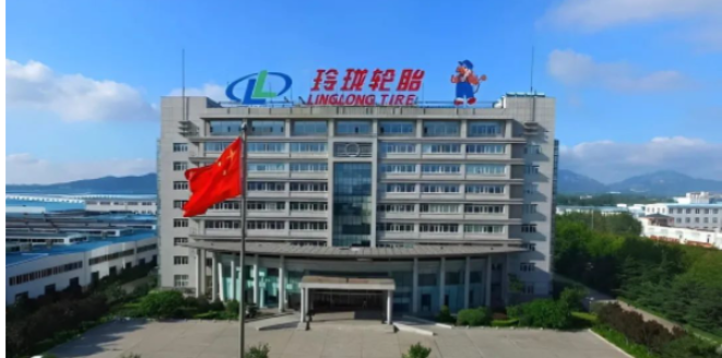 根據(jù)客戶(hù)反饋，玲瓏輪胎井下礦用輪胎平均使用壽命400小時(shí)，對(duì)比A輪胎和B輪胎使用壽命分別增加200小時(shí)和150小時(shí)。未來(lái)，玲瓏輪胎表示將結(jié)合市場(chǎng)需求，不斷優(yōu)化產(chǎn)品性能，豐富產(chǎn)品體系，以節(jié)能、高效理念致力產(chǎn)品研發(fā)，為井下礦業(yè)的高質(zhì)量發(fā)展持續(xù)貢獻(xiàn)力