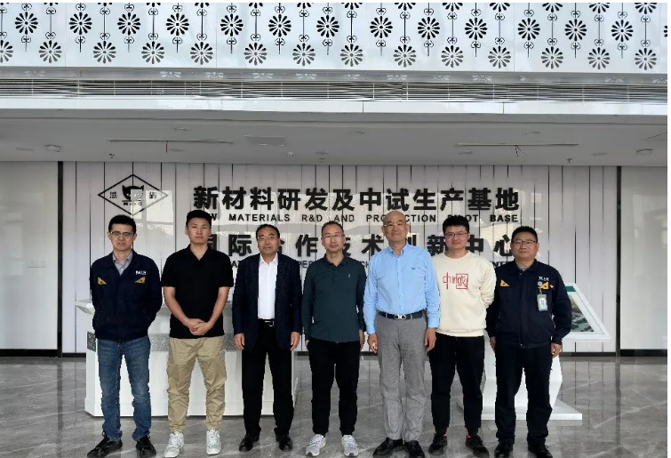 青島黑貓與泰凱英輪胎、青島科技大學舉行戰略合作簽約儀式