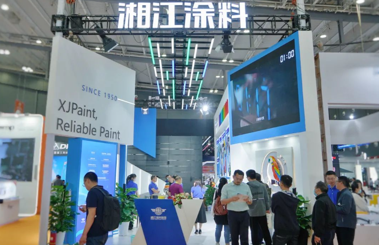 作為工程裝備涂料專業供應商，湘江涂料在本次展會上展示了一系列環保、高性能的工程機械涂料產品，