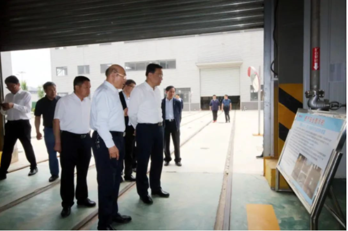 棗莊市委常委、常務副市長邵士官一行蒞臨正威華能項目進行考察。當天，邵士官市長與相關領導一同參觀了正威華能新材料科技有限公司，并詳細了解了滕州項目的建設情況和企業發展計劃。