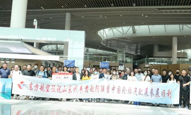 青島企業(yè)在此次展會(huì)中表現(xiàn)出強(qiáng)大的參展陣容，共有48家參展企業(yè)派出了87位外貿(mào)代表。這一規(guī)模顯示出青島企業(yè)走出國(guó)門(mén)的熱情持續(xù)高漲，并得益于政府的大力支持。青島市各相關(guān)部門(mén)自今年以來(lái)就對(duì)企業(yè)的境外展團(tuán)給予了密切關(guān)注，這也推動(dòng)了青島企業(yè)出境展團(tuán)規(guī)模的明顯擴(kuò)大。