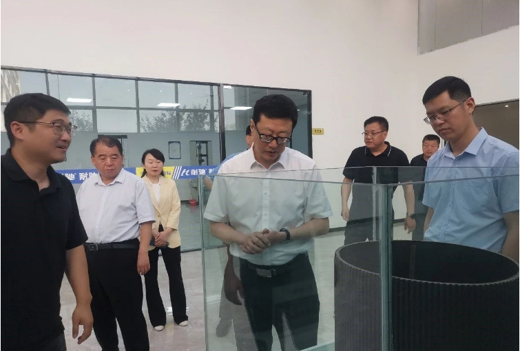 此次調研使久龍橡塑公司受到了更多關注，也為公司的發展指明了方向。