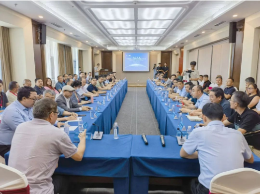 中國涂料工業協會綠色工業涂料涂裝分會秘書長程平總結會議時表示，感謝郯城縣委、縣人民政府、經濟開發區以及各涂料、涂裝、機械企業對本次對接交流會的支持。未來，將以本次交流會為契機，加強政企融合，搭建更好的合作平臺，進一步促進原材料、涂料生產企業、涂裝企業和機械企業之間的經貿往來。希望通過大家的精誠合作和多方溝通，共同努力為綠色工業涂料涂裝的美好前景做出貢獻。