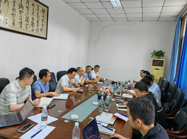 四川路易投資管理有限公司副總經(jīng)理龍維軍一行前往海大集團(tuán)進(jìn)行了學(xué)習(xí)交流，加深了雙方的合作關(guān)系。