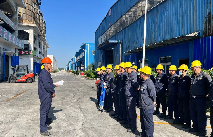 濟(jì)寧黑貓成功舉行了一場機(jī)械傷害事故現(xiàn)場處置應(yīng)急演練，旨在提升員工的安全防護(hù)意識和自我保護(hù)能力，加強(qiáng)應(yīng)對突發(fā)機(jī)械傷害事故的處置能力，從而有效減少事故損失并提升企業(yè)的應(yīng)急救援水平。