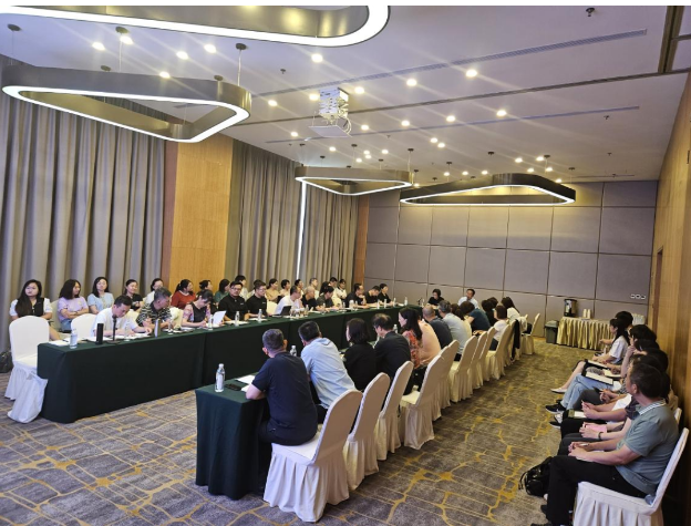 于濤秘書長以生動的比喻總結了骨架材料行業的特點和專委會的工作特點，并分享了營造良好工作氛圍的心得體會。