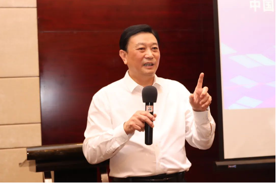 中國涂料工業(yè)協(xié)會會長劉普軍在會上發(fā)表了致辭，對中國涂料行業(yè)的前景充滿信心，并強調(diào)了涂料行業(yè)在中華民族的偉大復(fù)興中的重要角色。