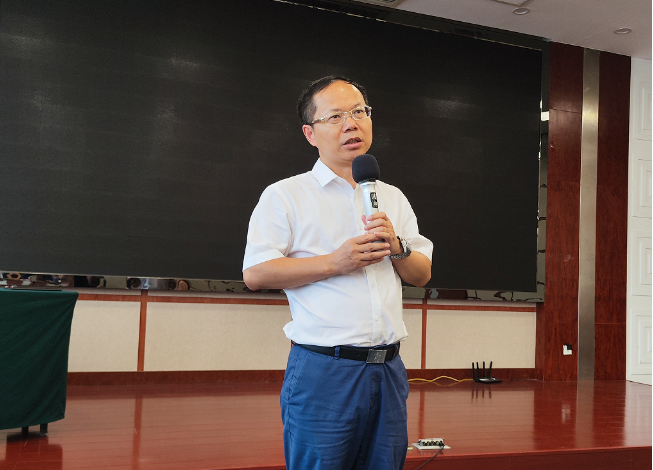 通過此次培訓，橡膠制品行業的從業者們將更加深入地了解“雙碳”政策的要求和重要性，為推動行業綠色低碳發展作出積極貢獻。