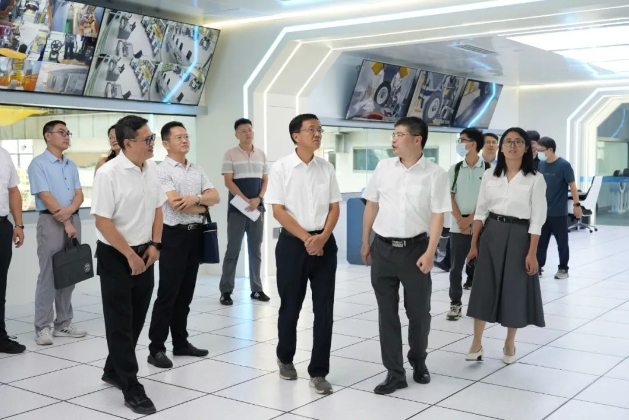 在現場，楊小牛代表航空輪胎大科學中心對廣州市和黃埔區科技部門在大裝置建設過程中的大力支持表示感謝。他介紹了大裝置將專注研究的領域，包括輪胎、起落架和飛行器等相關的基礎科學問題。預計這一裝置將成為國內頂尖的飛行起降動力學研究設施，以世界一流水平的創新平臺，助力中國航空航天、輪式裝備、立體交通等高端制造業走向國際領先地位。