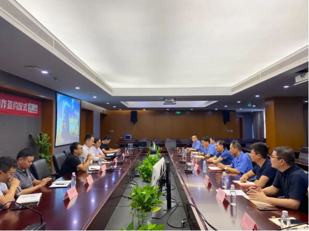 在簽約儀式上，雙方高管進行了對后續合作發展模式的探討和規劃。后續零跑汽車未來的高端車型將嘗試搭載中策橡膠的高端旗艦輪胎產品，雙方致力于打造出國產新能源車配國產輪胎的熱銷車型，為中國新能源汽車事業貢獻力量。