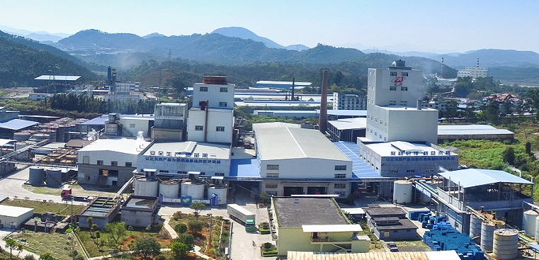 福建省三明市召開了一場民營經(jīng)濟發(fā)展座談會，旨在聽取民營企業(yè)對產(chǎn)業(yè)發(fā)展的意見和建議。在會上，三明正元化工有限公司的董事長曾土兒分享了該公司的發(fā)展歷程和關(guān)于白炭黑產(chǎn)業(yè)的見解。