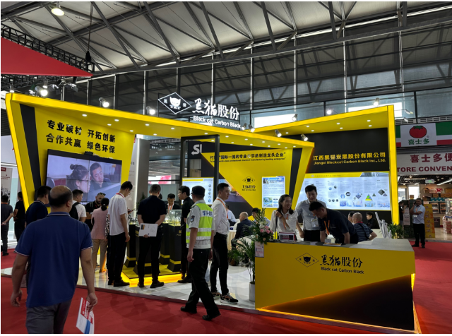 總之，RubberTechChina 2023展覽會(huì)為橡膠行業(yè)企業(yè)提供了一個(gè)展示創(chuàng)新和發(fā)展的舞臺(tái)，而黑貓股份作為炭黑行業(yè)的領(lǐng)軍企業(yè)，通過參展和產(chǎn)品展示，向全球展示了其雄心壯志和未來發(fā)展的愿景。
