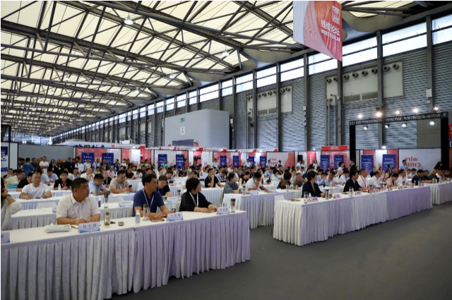 中國國際線纜及線材展覽會在上海新國際博覽中心隆重舉行，成為了電線電纜行業的一次盛大盛會。與此同時，寧晉縣舉辦了寧晉縣電線電纜產業集群推介會暨寧晉縣2023年“質量月”活動啟動儀式?？h委副書記、代縣長孔軍峰致辭并對寧晉縣電線電纜產業進行了推介。